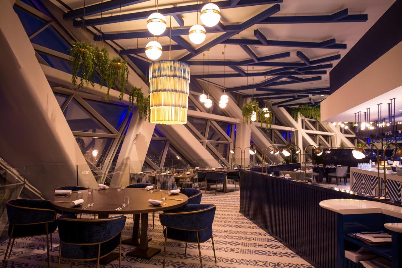 Andaz Capital Gate Abu Dhabi, By Hyatt Hotel Exterior photo The interior of the restaurant