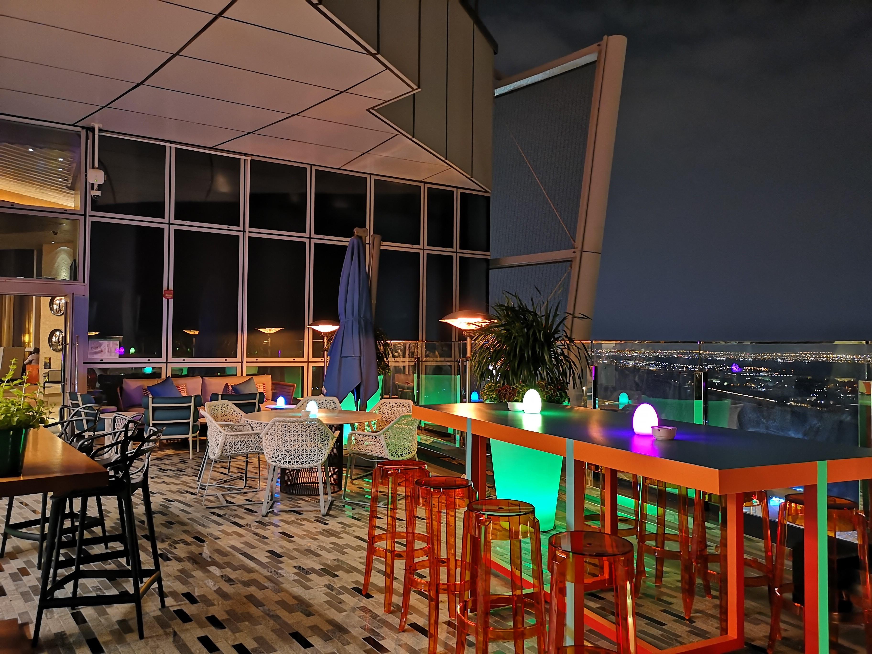 Andaz Capital Gate Abu Dhabi, By Hyatt Hotel Exterior photo Sky Bar
