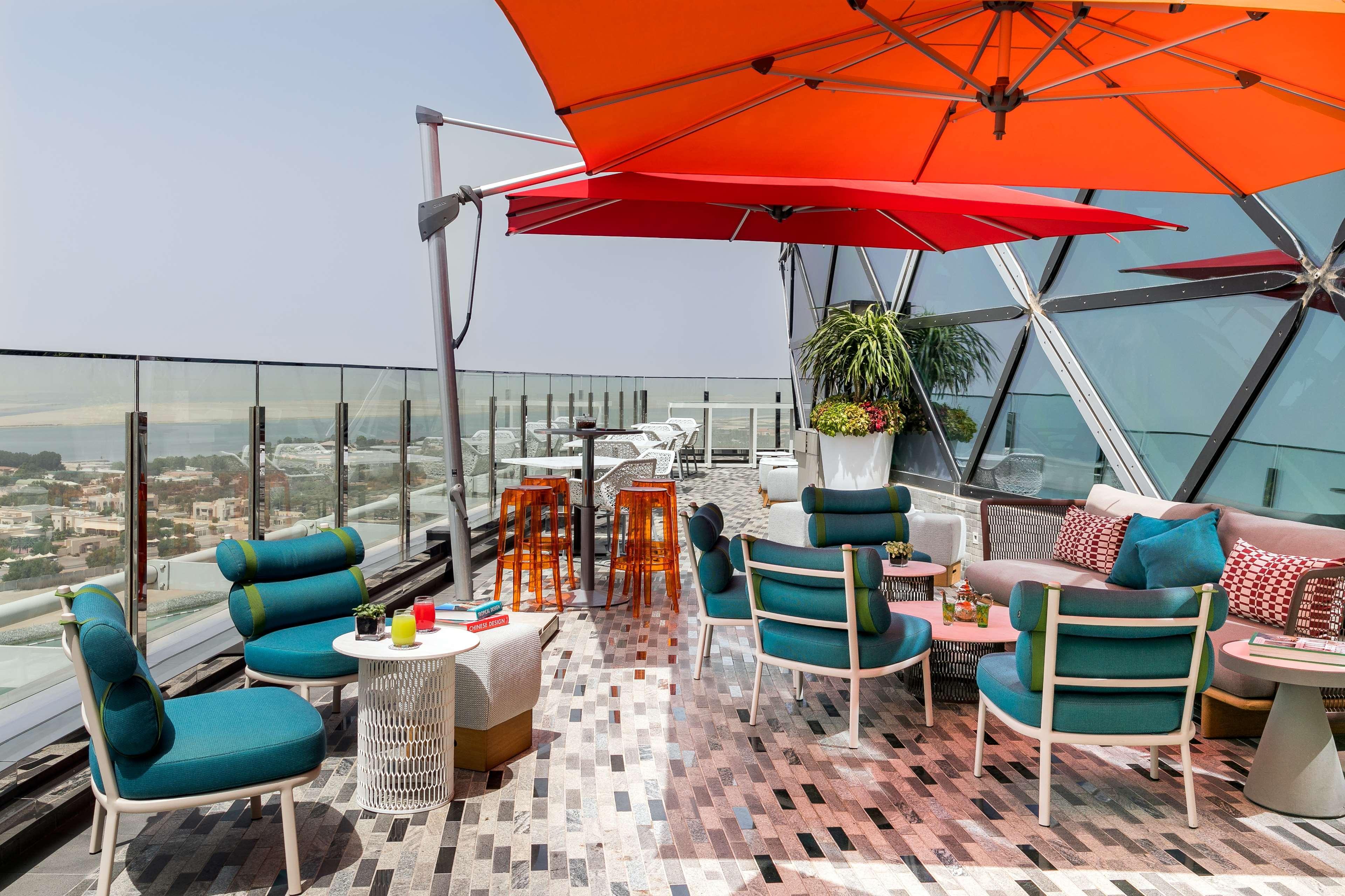 Andaz Capital Gate Abu Dhabi, By Hyatt Hotel Exterior photo The rooftop bar