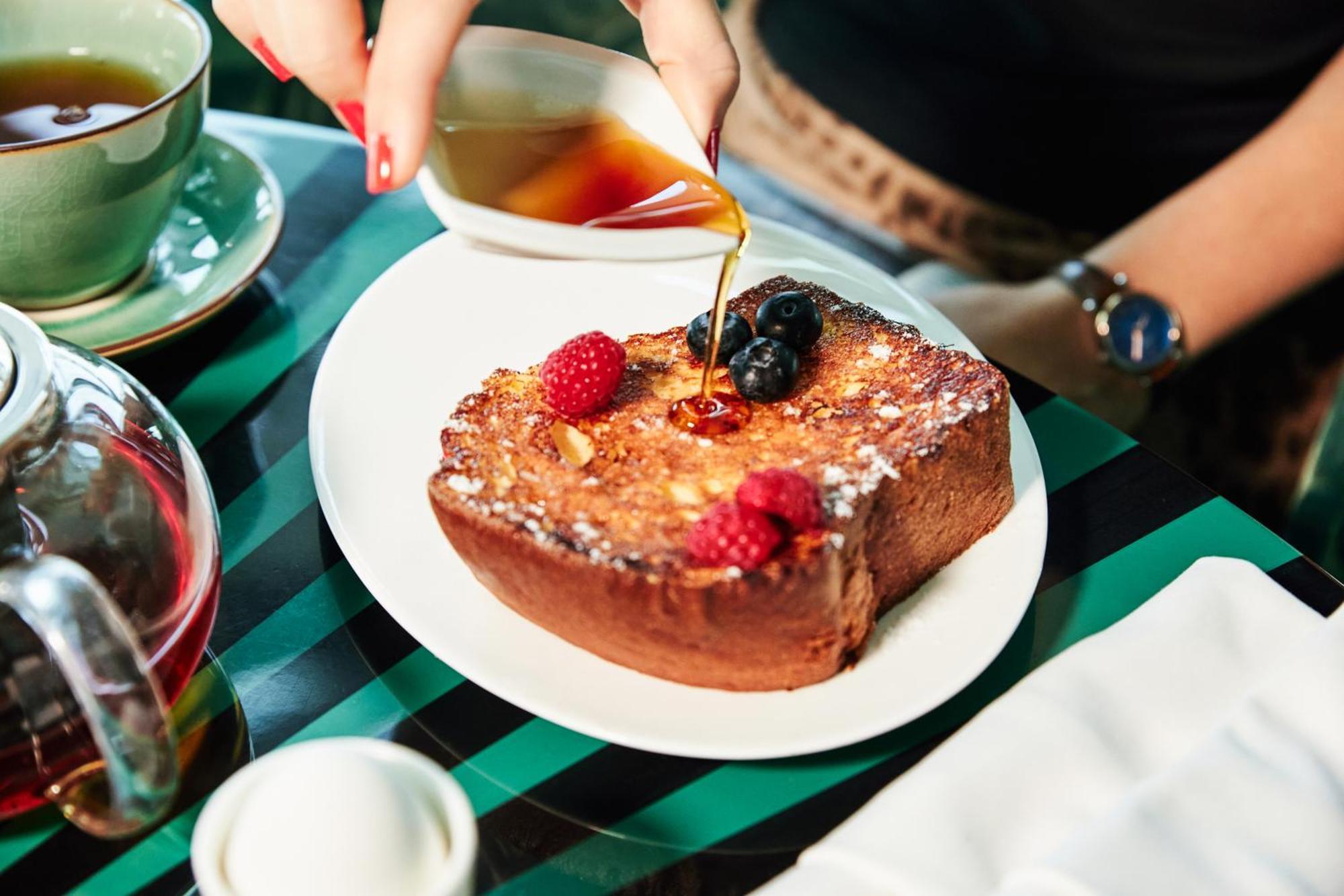 Andaz Capital Gate Abu Dhabi, By Hyatt Hotel Exterior photo French toast