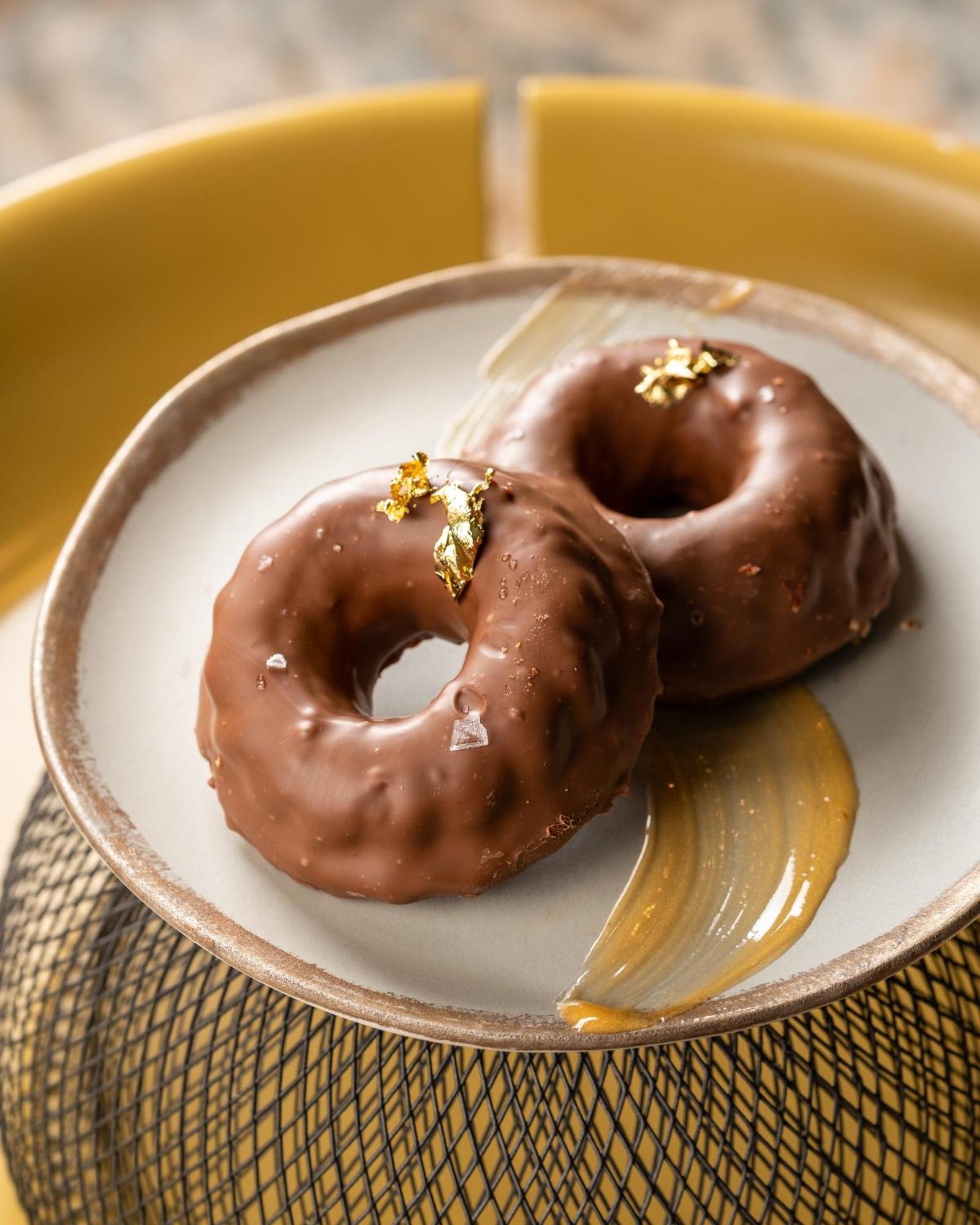 Andaz Capital Gate Abu Dhabi, By Hyatt Hotel Exterior photo Chocolate-covered doughnuts